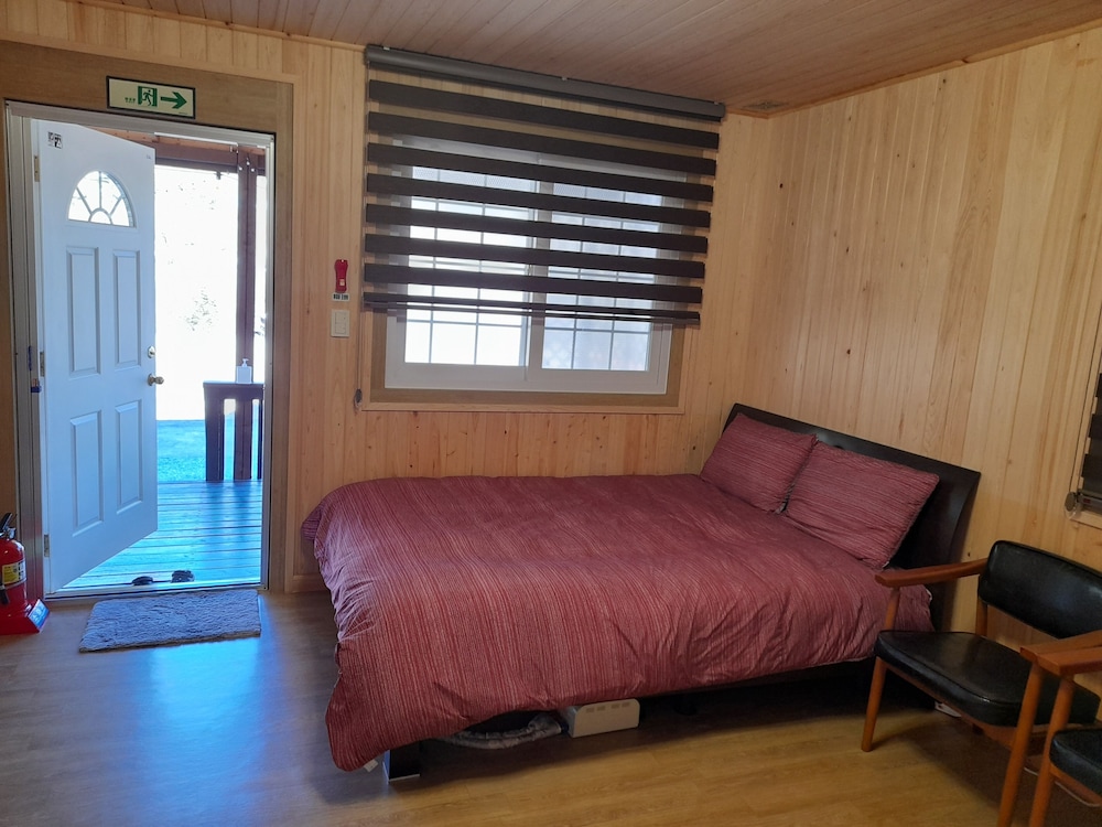 Izmir Pension 8/40