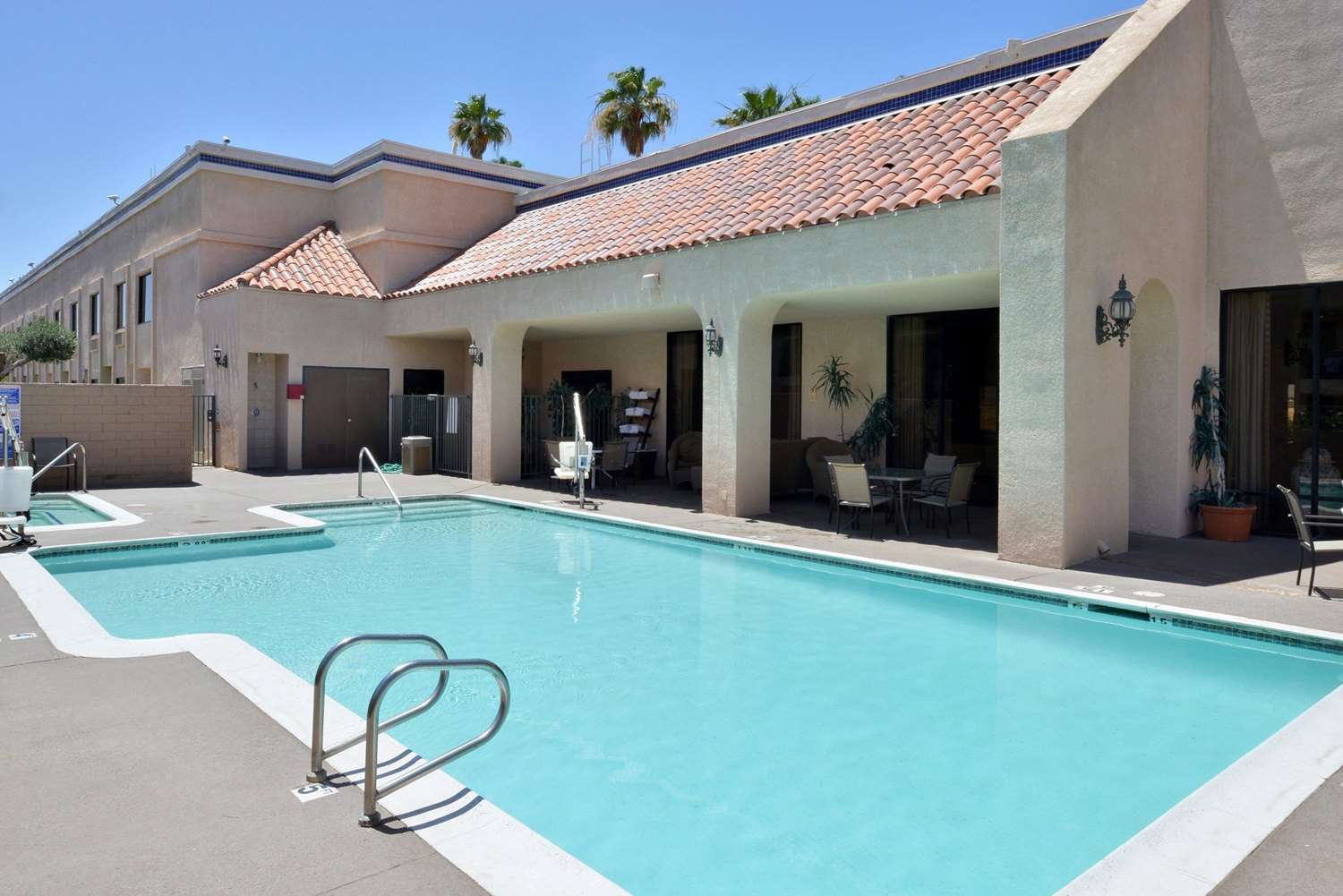Signature Inn Indio I-10 Coachella Valley 34/36