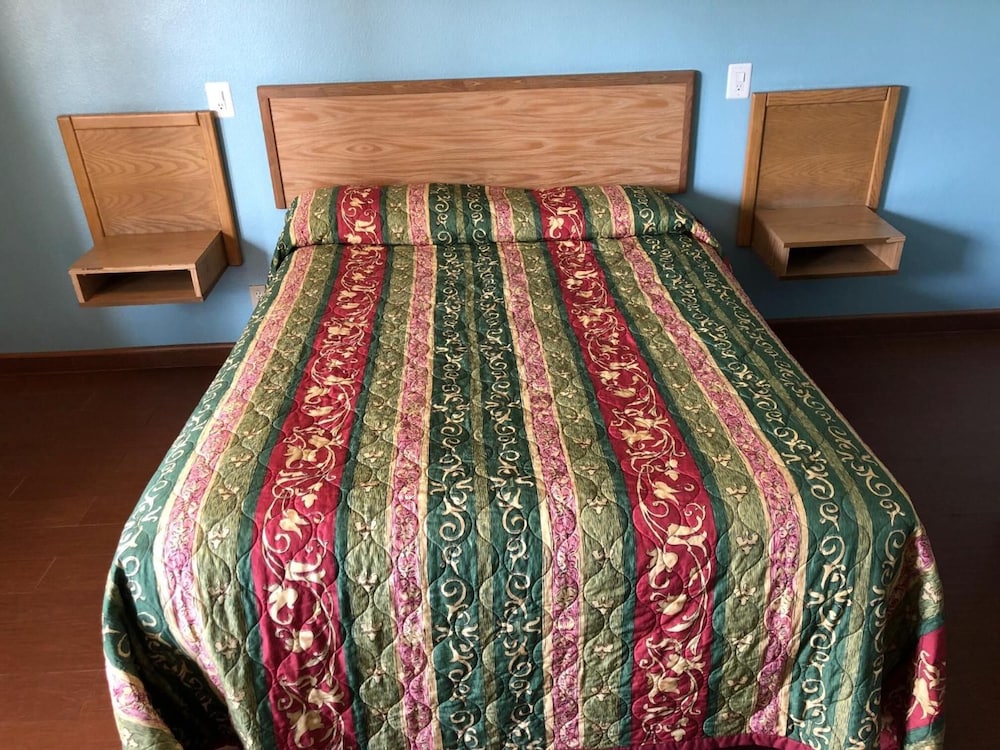 Chester Inn Motel 12/36
