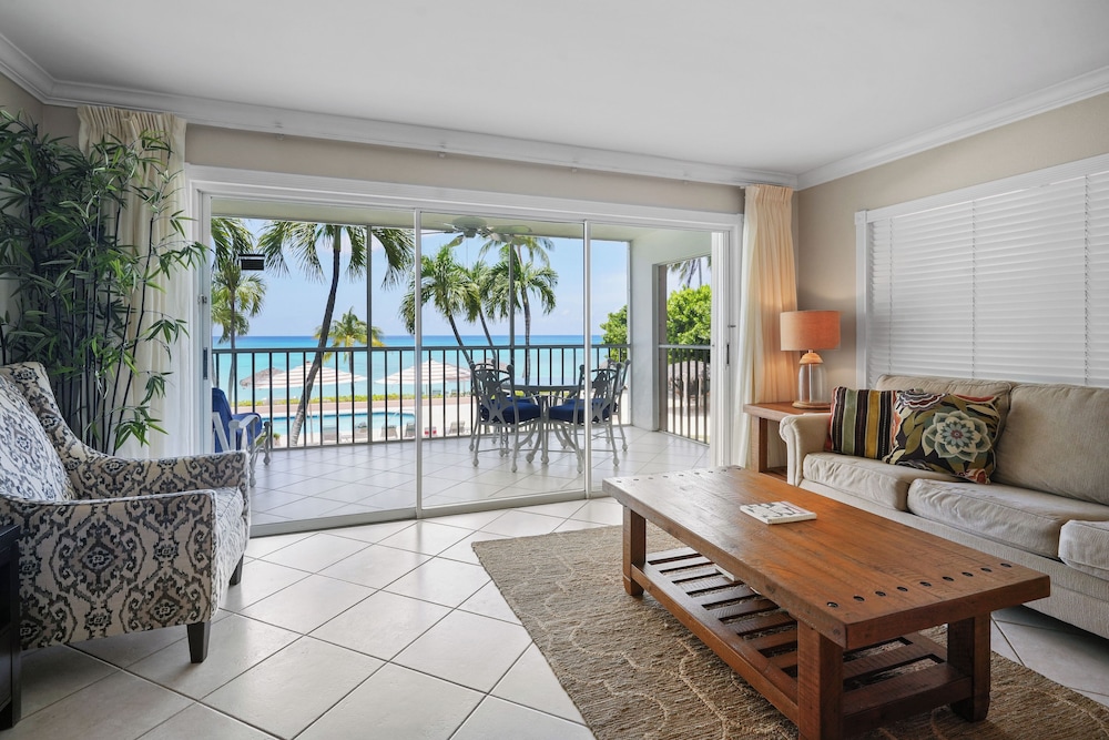 Aqua Bay Club Luxury Condos 22/50