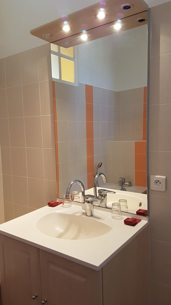 Hôtel Cardinal 55/58