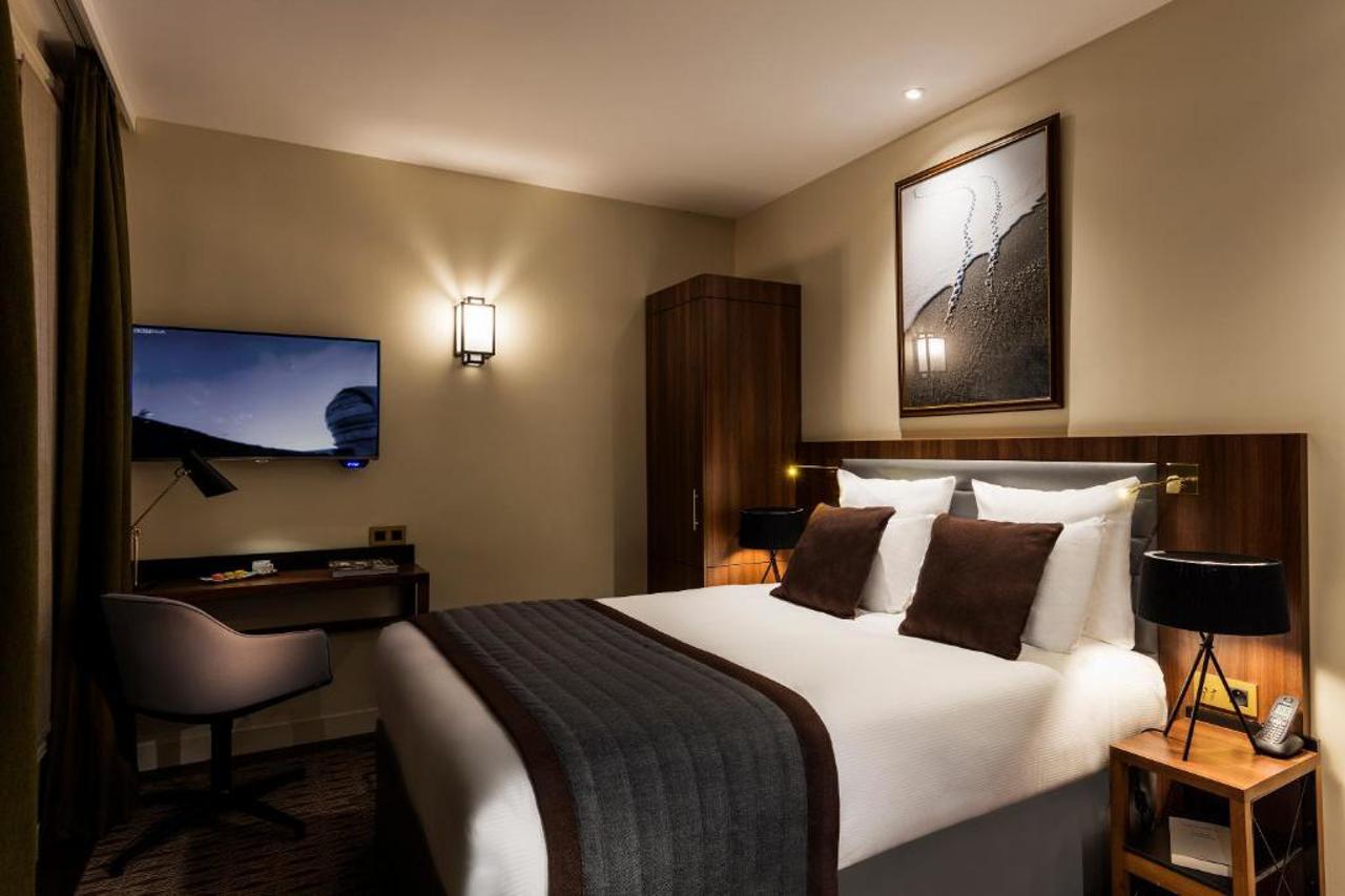 HOTEL MAYFLOWER 27/53