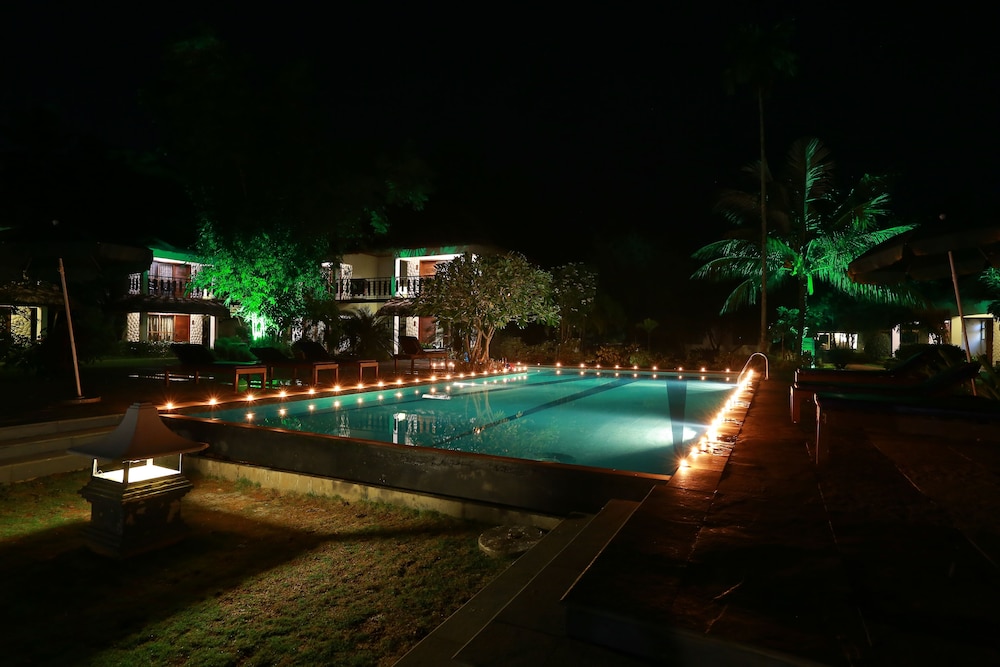Deshadan Backwater Resort 12/81