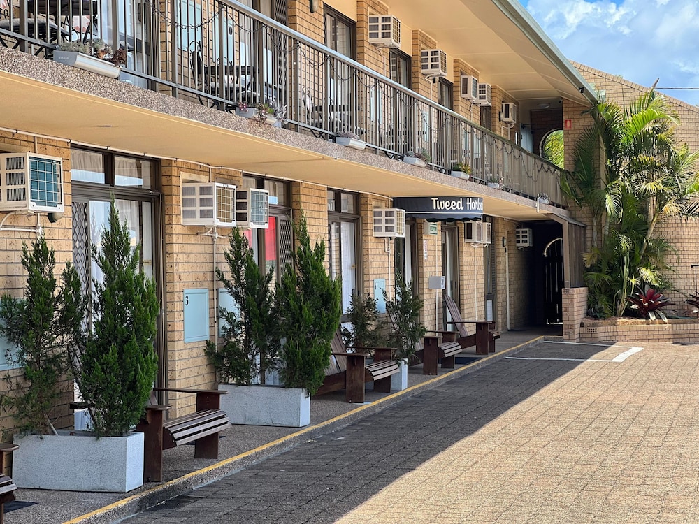 Tweed Harbour Motor Inn 49/57