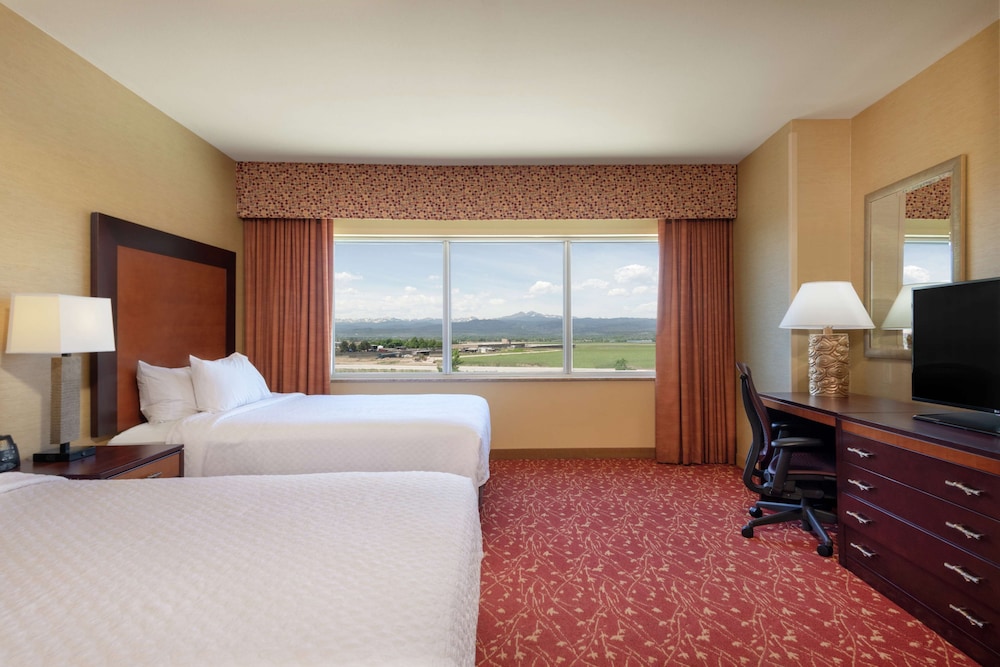 Suite, 2 Queen Beds, Mountain View, Sofa