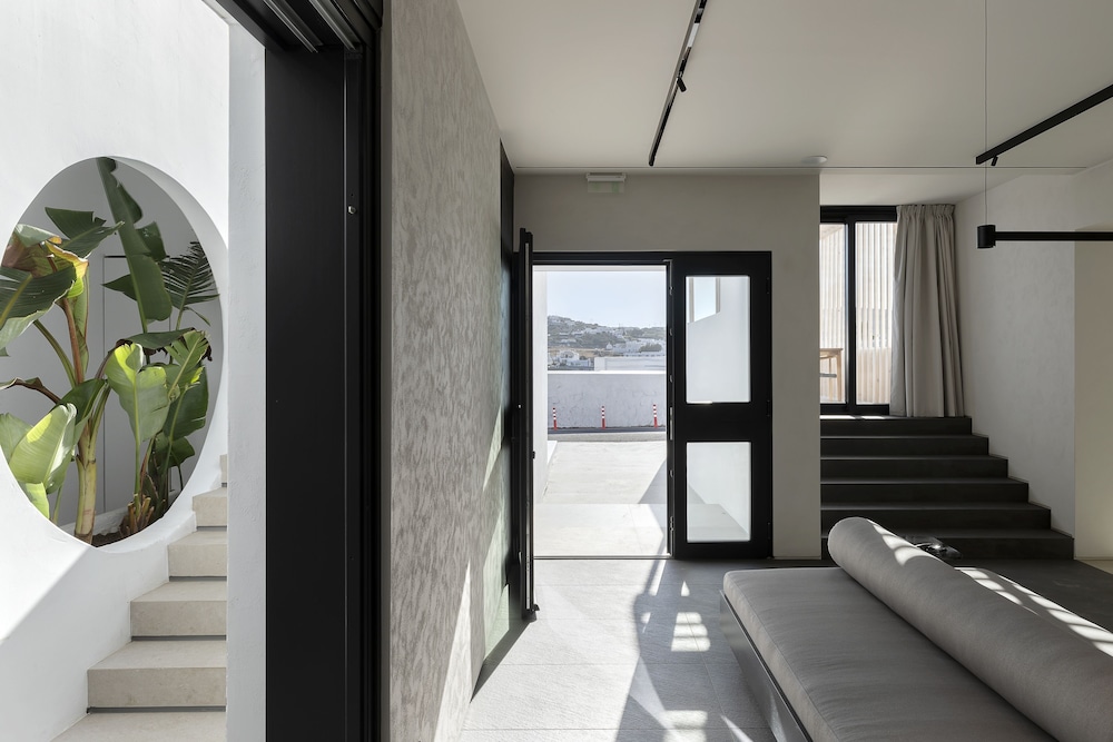 CUBIC Mykonos Seafront Design Suites 29/58