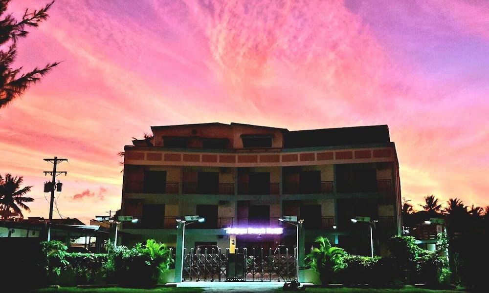 Saipan Beach Hotel 2/66