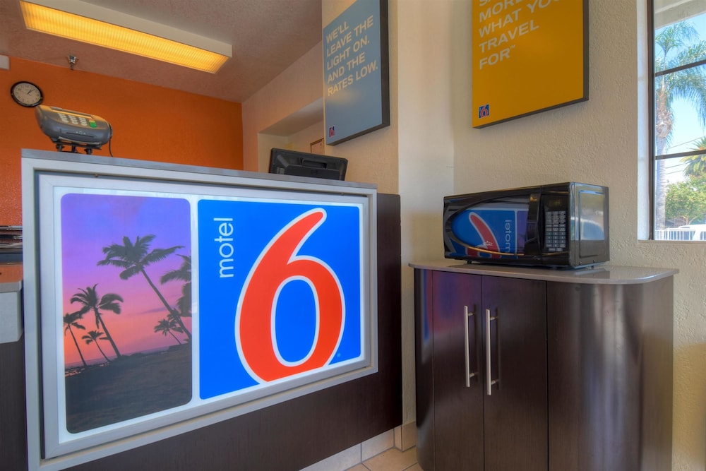 Motel6 Santa Ana, CA 36/53