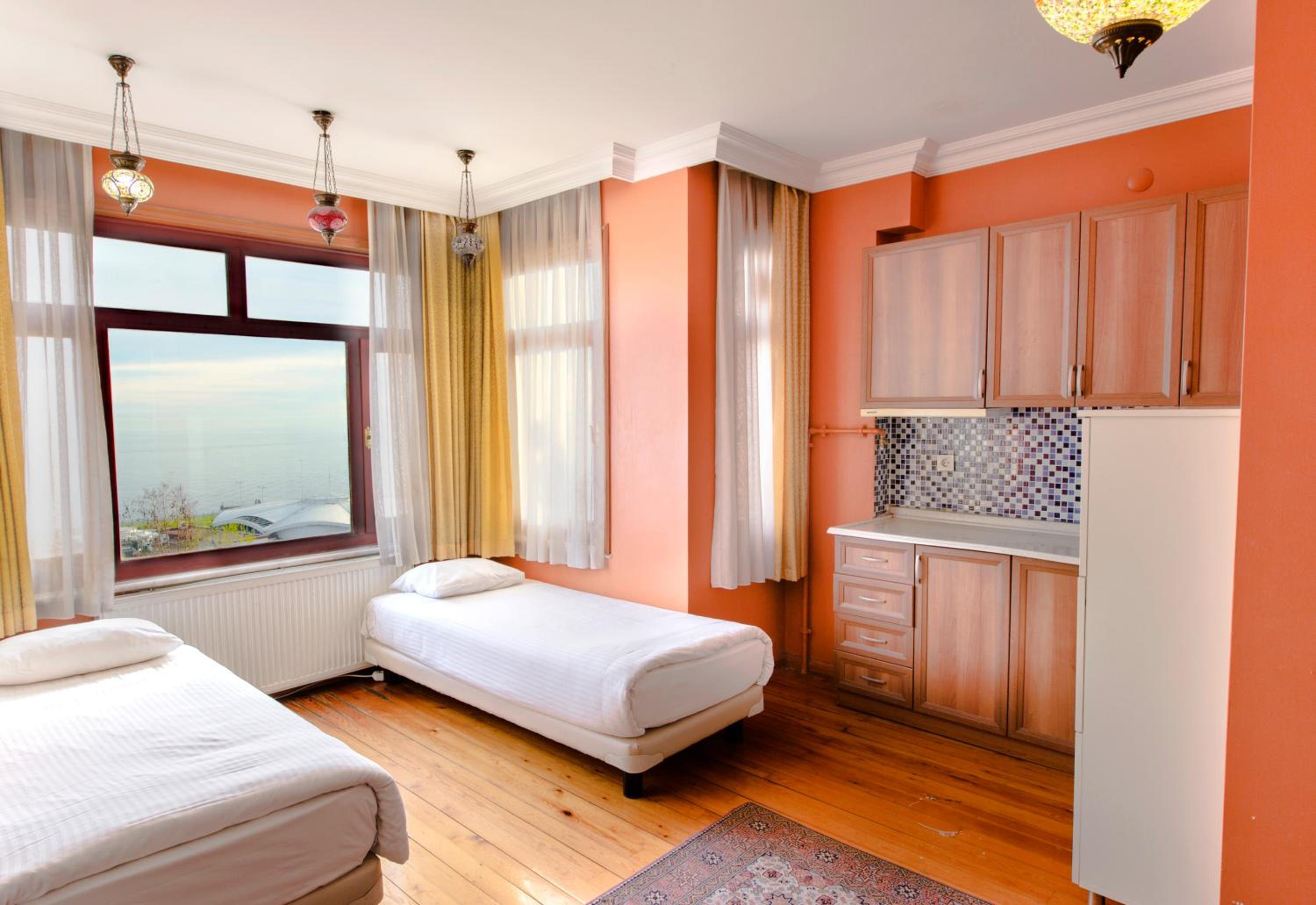 Mixed Dorm, 6 Beds