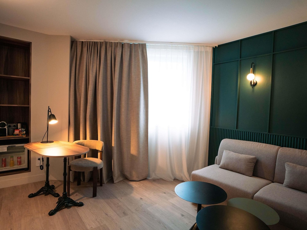 Mercure Paris Val de Fontenay 46/73