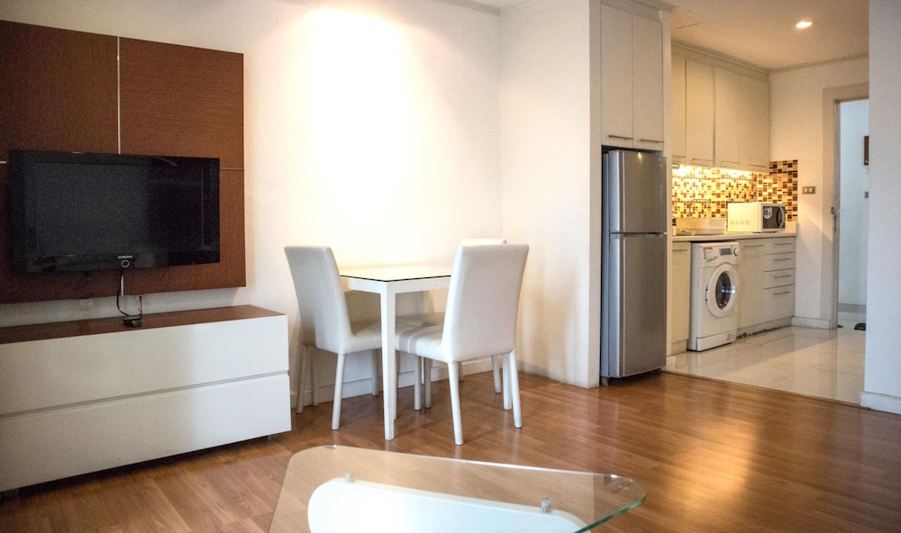 SATHORN GRACE SERVICED RESIDENCE 40/65