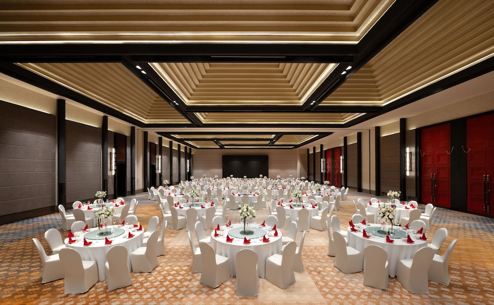 Shangri-La Resort Shangri-La 40/50