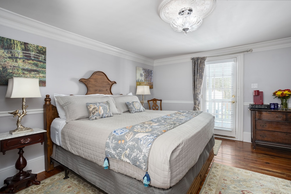 Bayfront Westcott House Bed and Breakfast 8/50