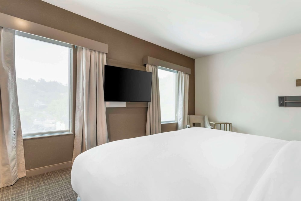 Comfort Suites Gatlinburg Downtown-Convention Center 24/60