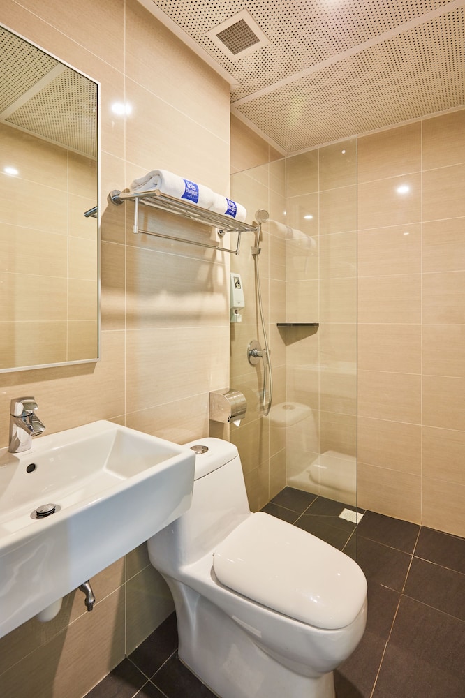 ibis budget Singapore Emerald 16/55