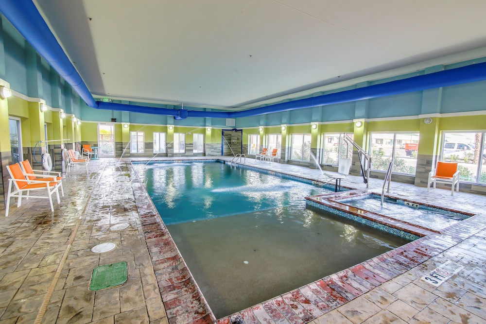 Holiday Inn Express And Suites Raymondville 6/28