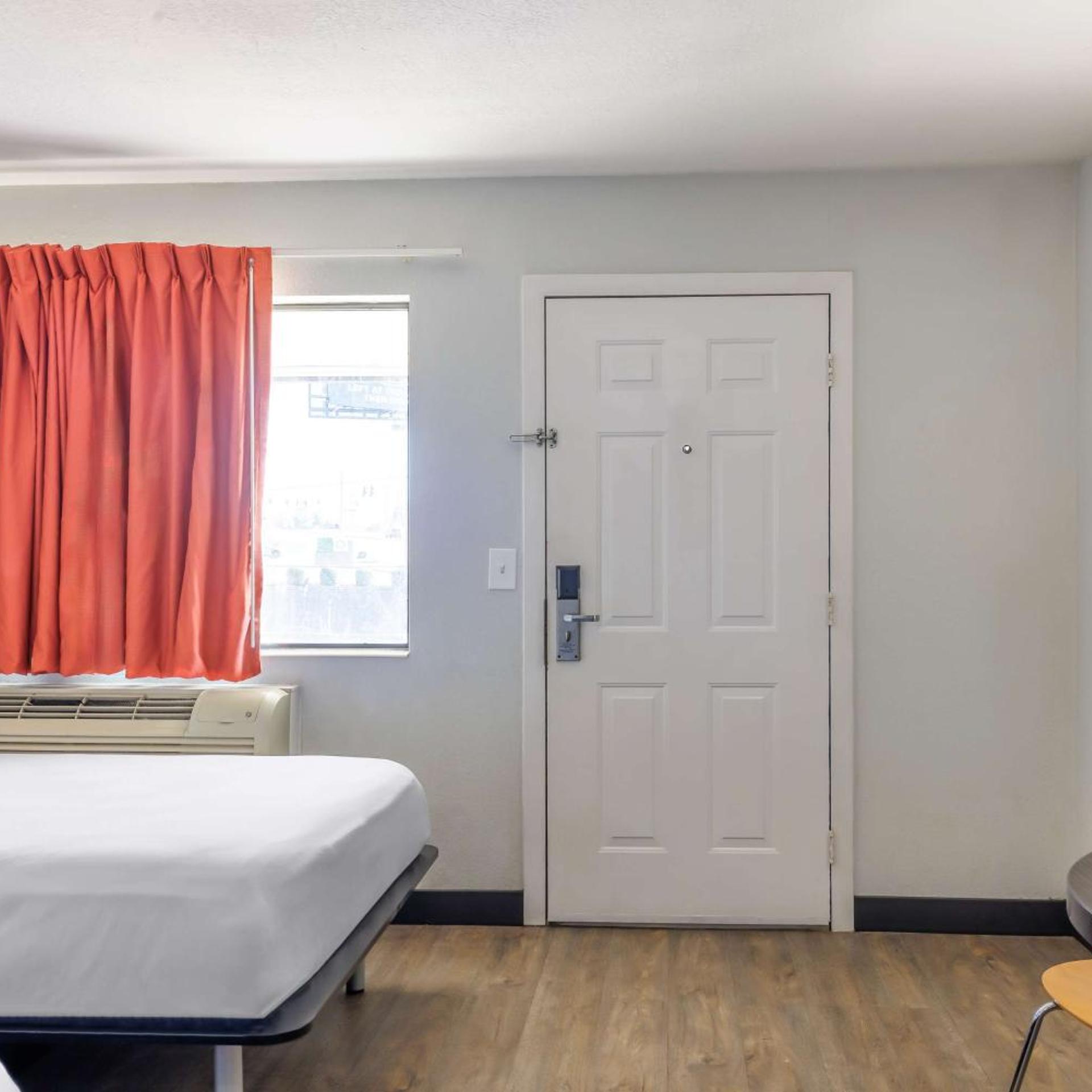 1 Queen Bed - Hearing Accessible، Motel6 Elizabethtown, KY 6/10