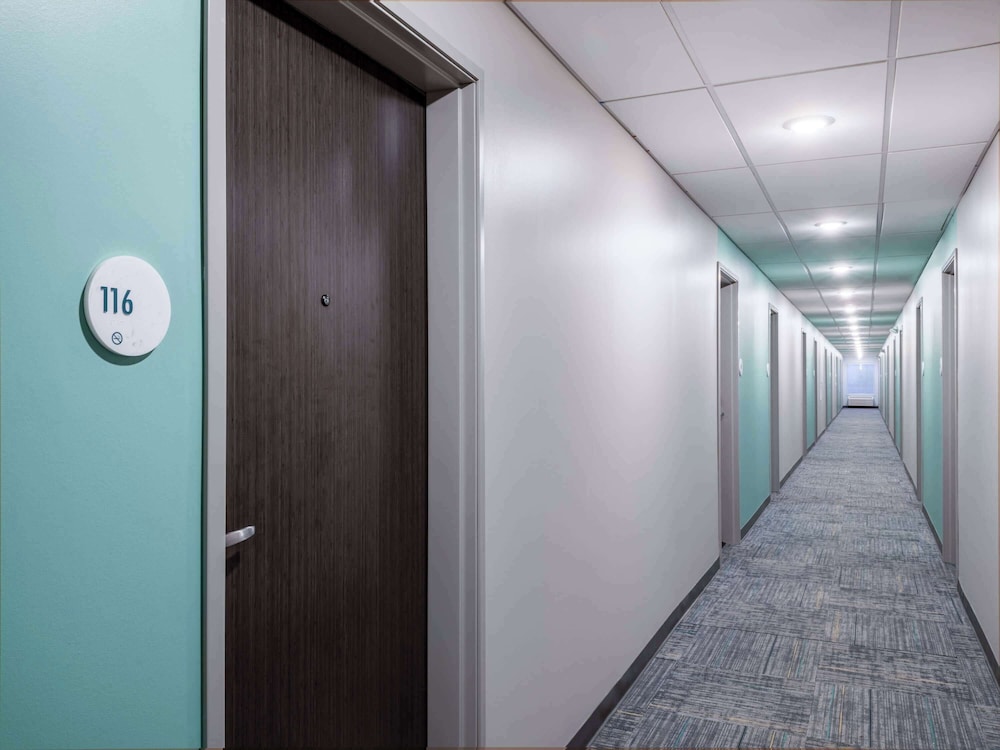 ECHO Suites Extended Stay by Wyndham Spartanburg 18/27