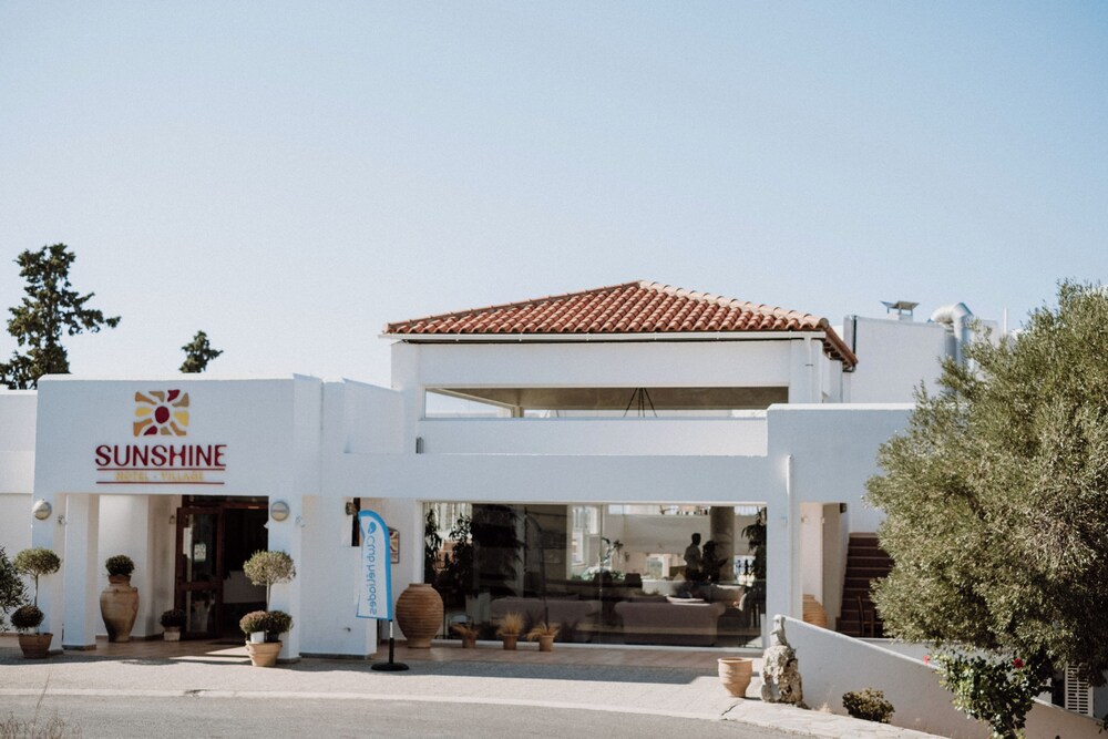Sunshine Village Hotel in HERSONISSOS