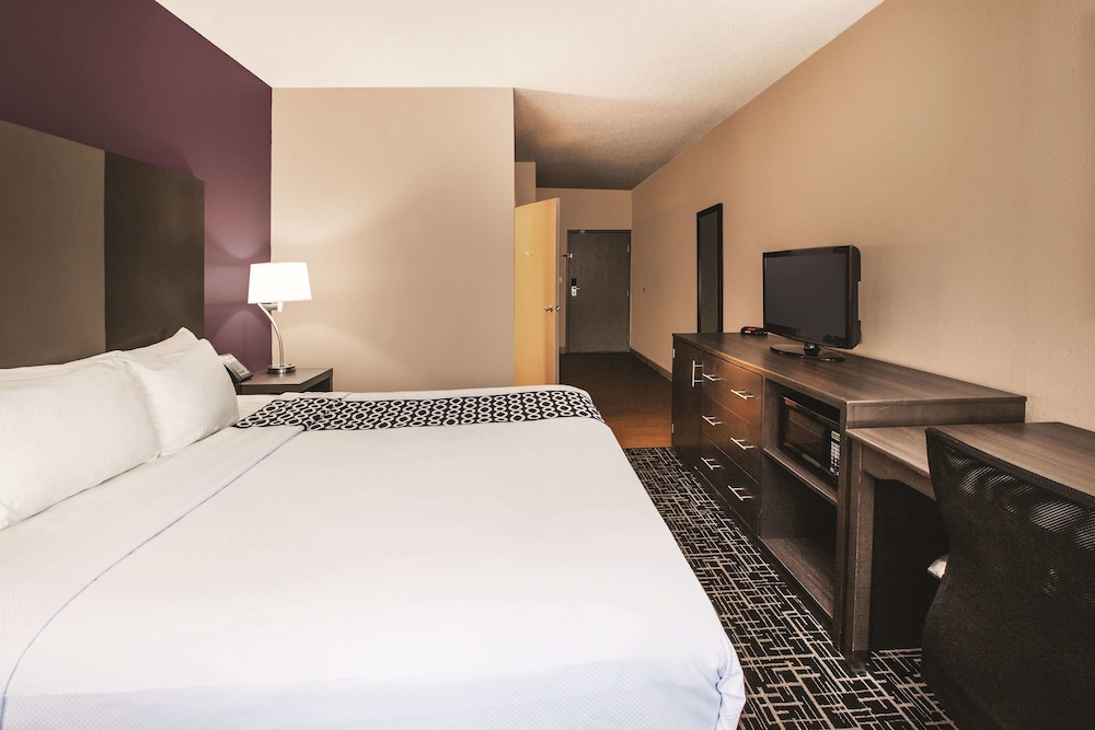 La Quinta Inn Indianapolis North at Pyramids 11/43
