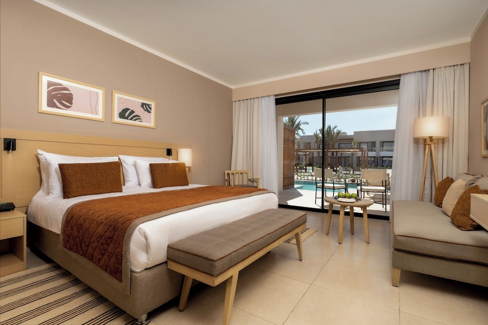 Swim Up, Superior, Double or Twin Bed