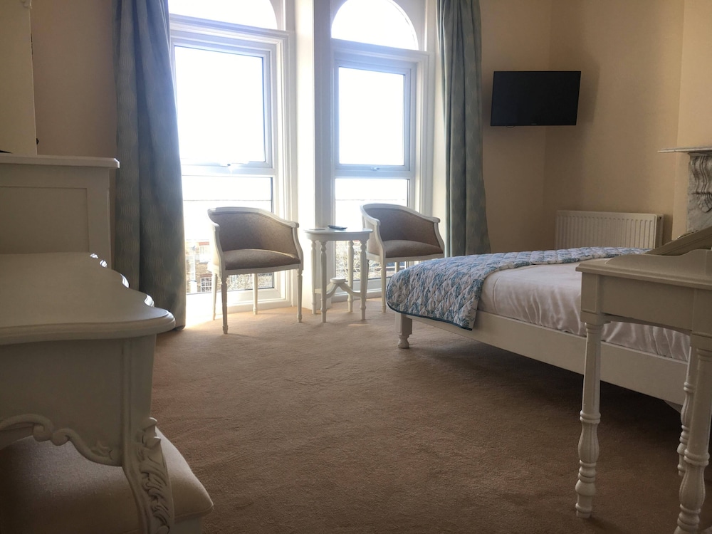 Balmoral Hotel 16/48