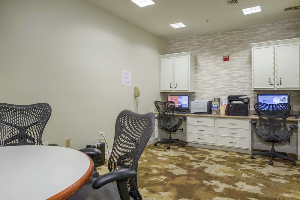 Hilton Garden Inn Phoenix Airport 23/53