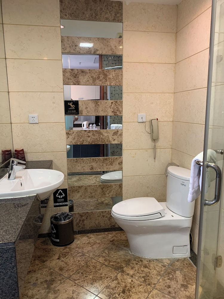 Yinfeng International Apartment 48/50
