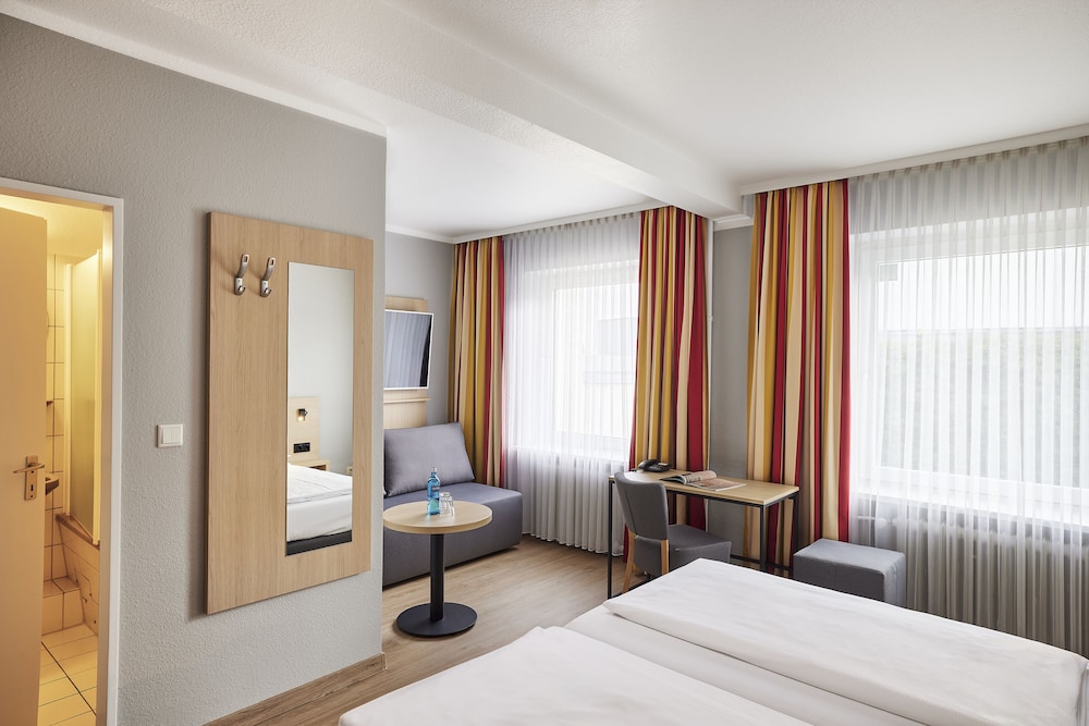 Central Hotel 11/54