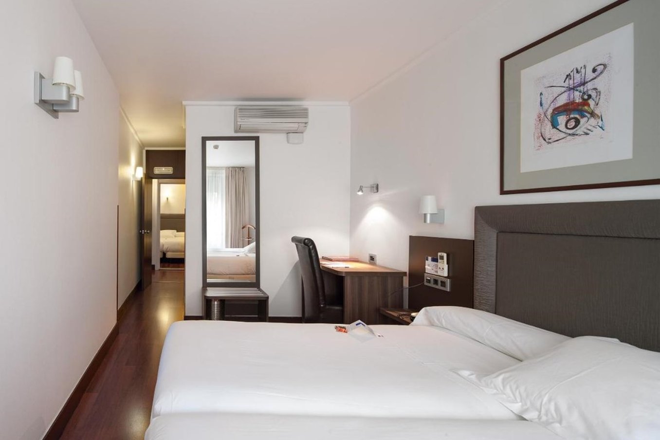Yoldi Hotel 7/45