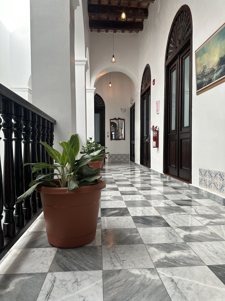352 Guest House Hotel Boutique 11/50