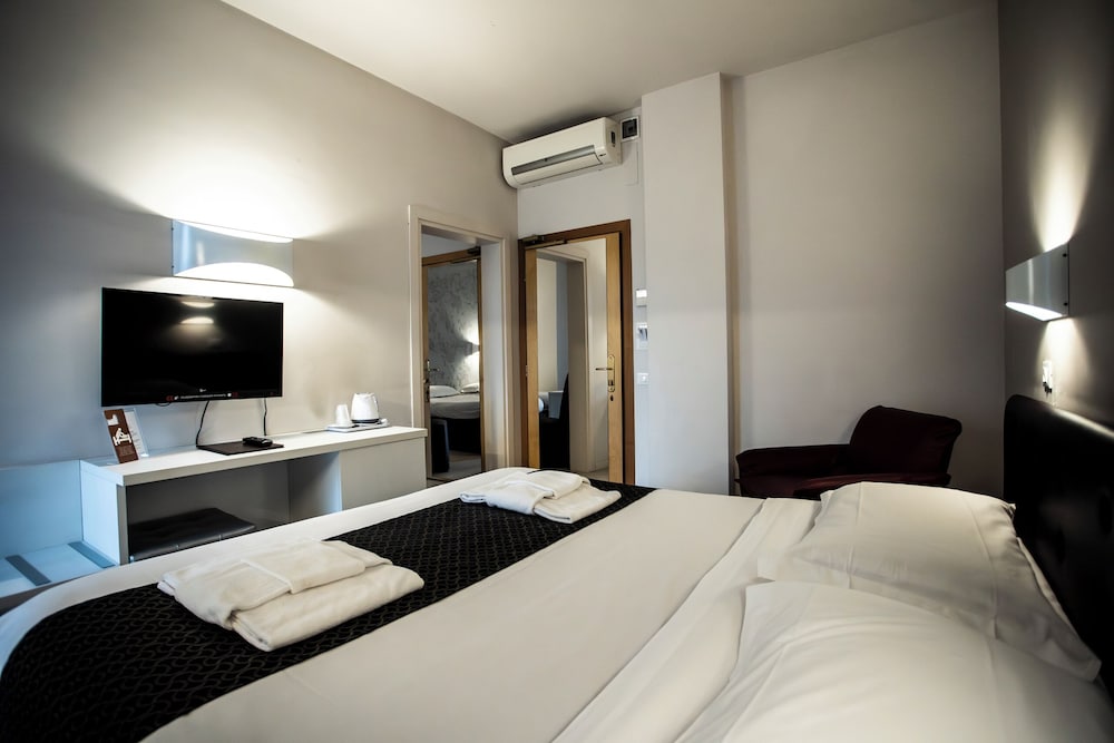 BASIC, DOUBLE OR TWIN BED