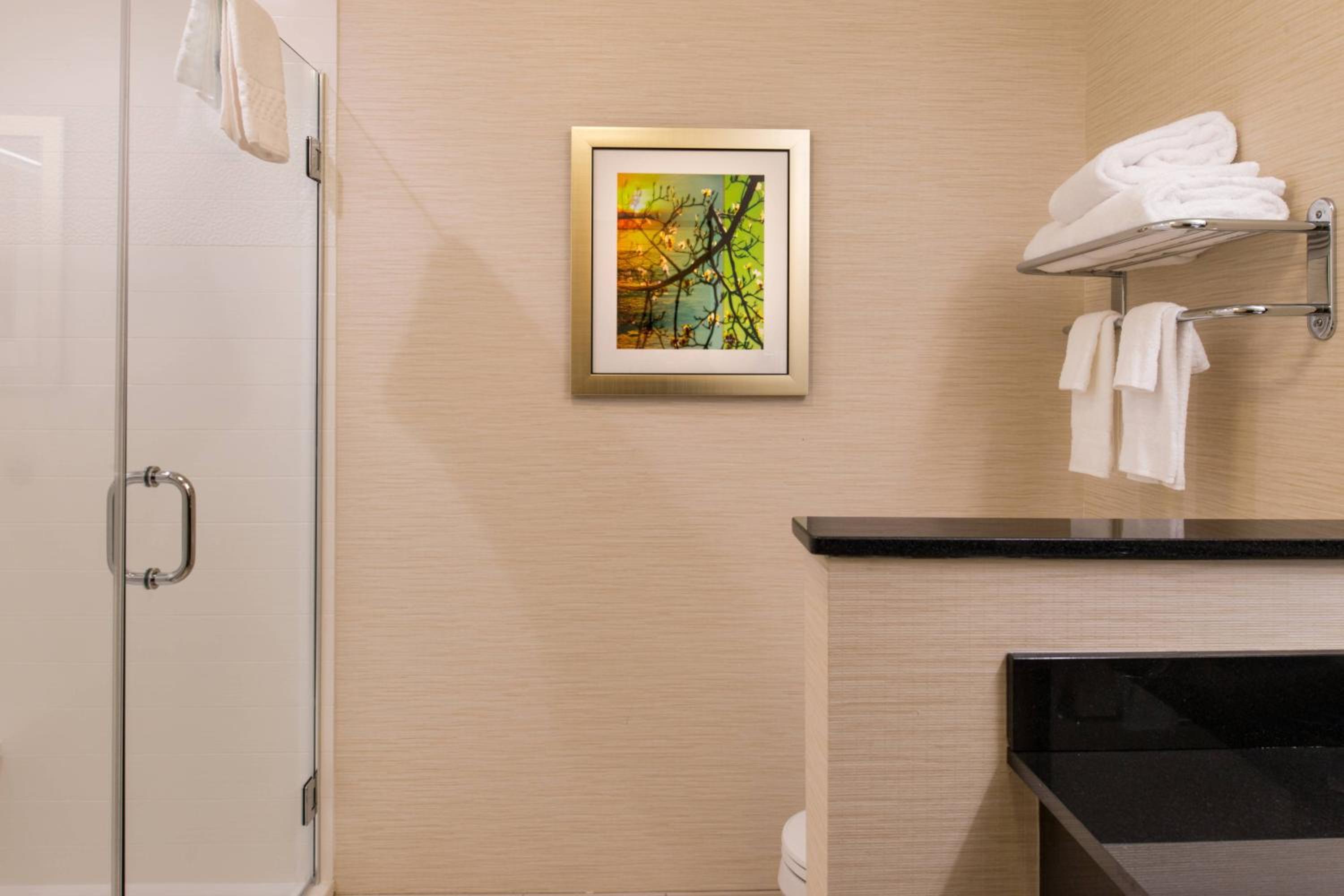 جناح بسرير كينج، Fairfield Inn Suites Utica 4/4