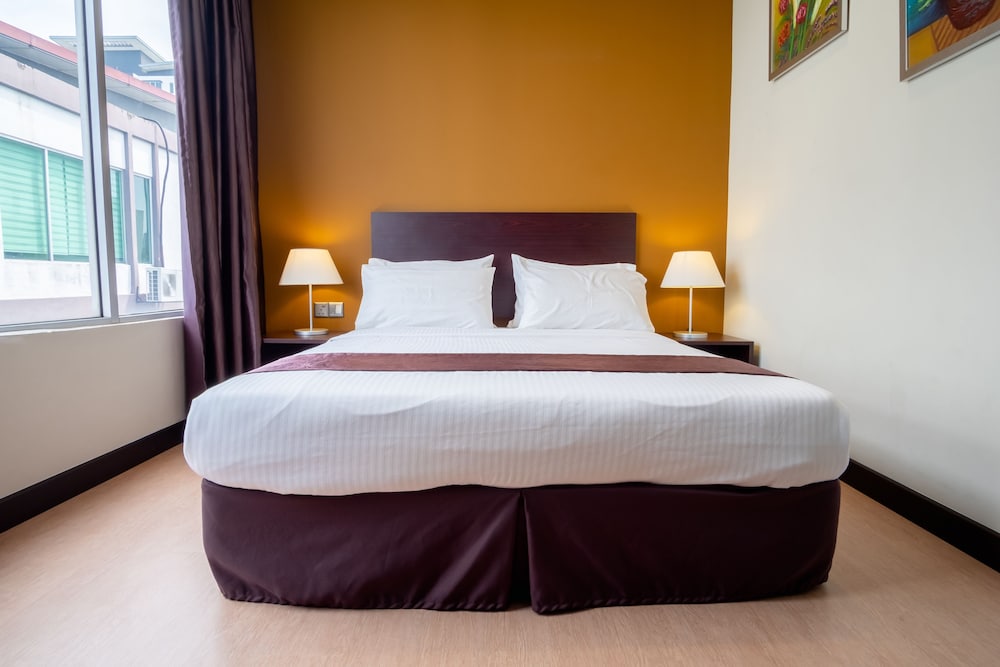 EXECUTIVE, QUEEN BED