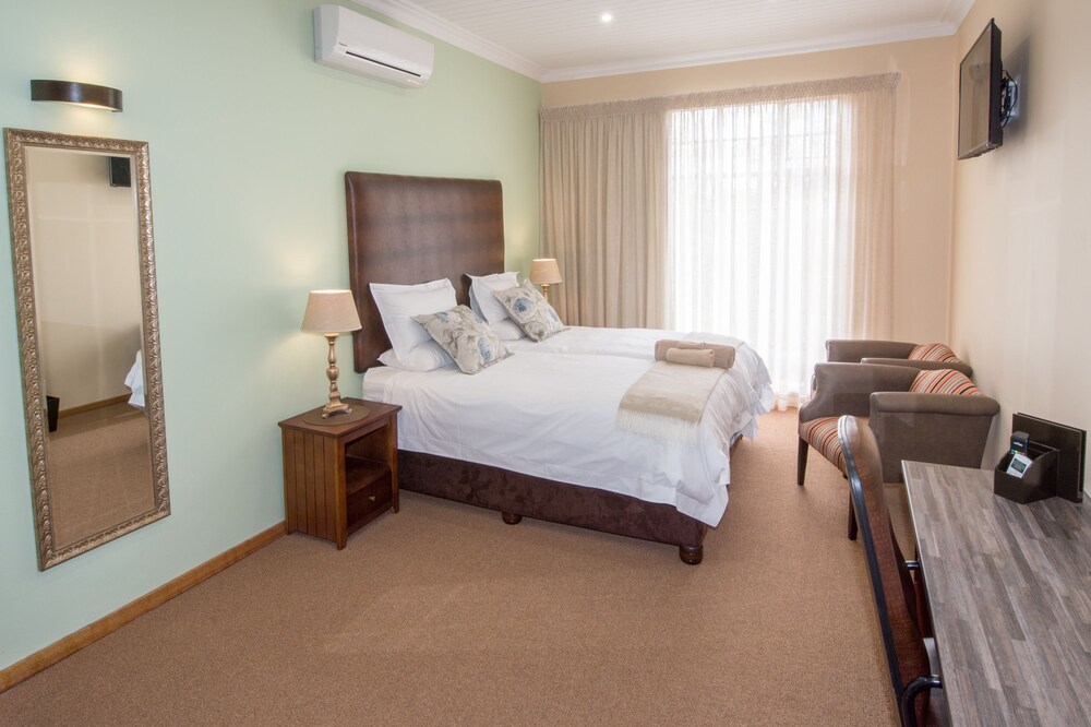 Sunset Manor Guest House 20/50