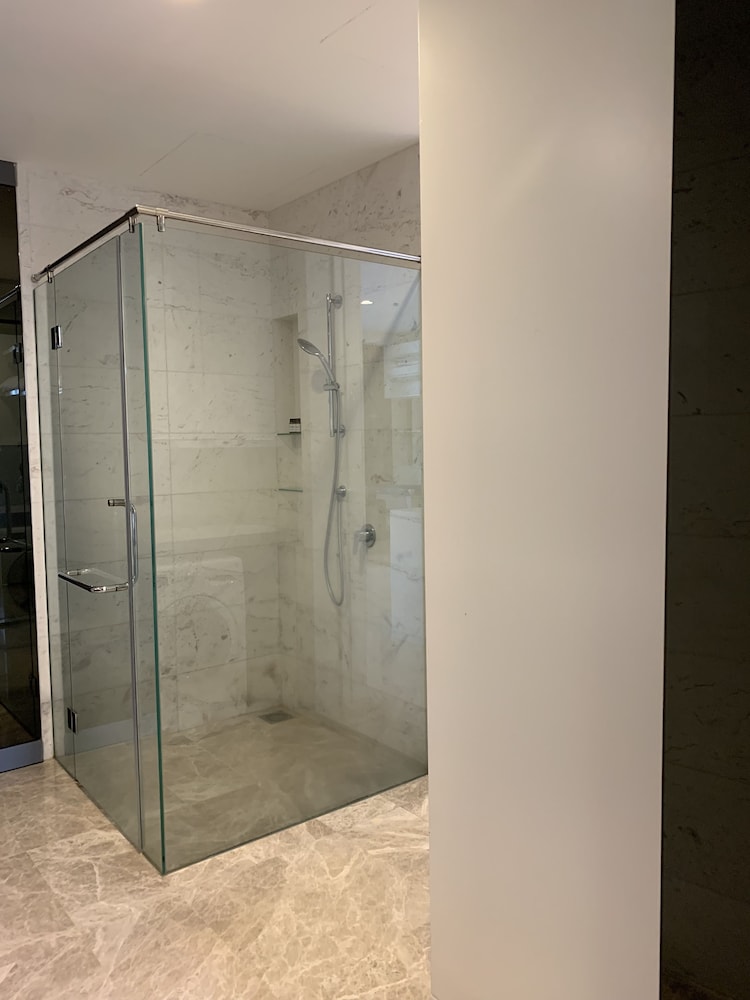 Platinum Service Suite at The Face 66/68
