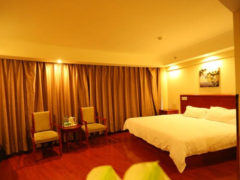 GreenTree Inn Chaoyang Shuangta District Chaoyang Street Fangzhi Road Express Hotel 9/15