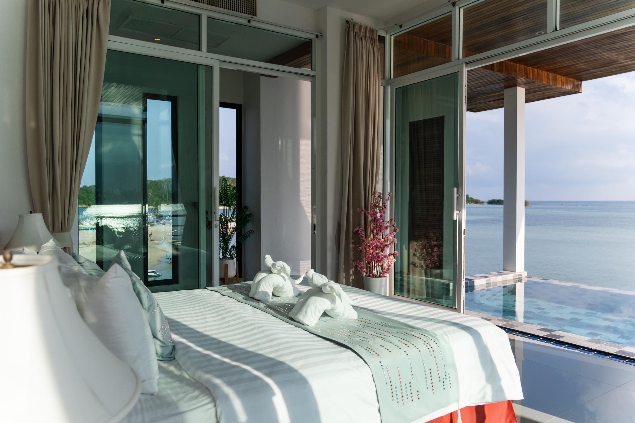 POOL, SUITE, BEACH FRONT