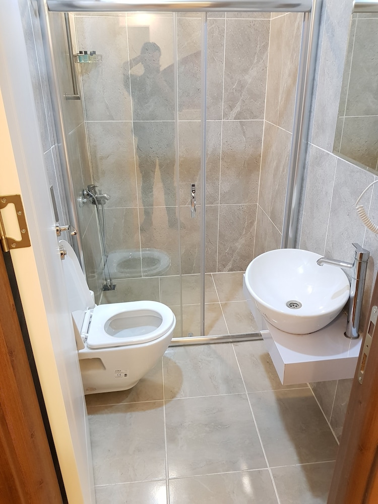 Mitani Suites 44/50