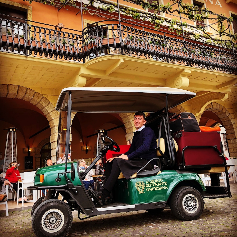 Hotel Ristorante Gardesana 37/48