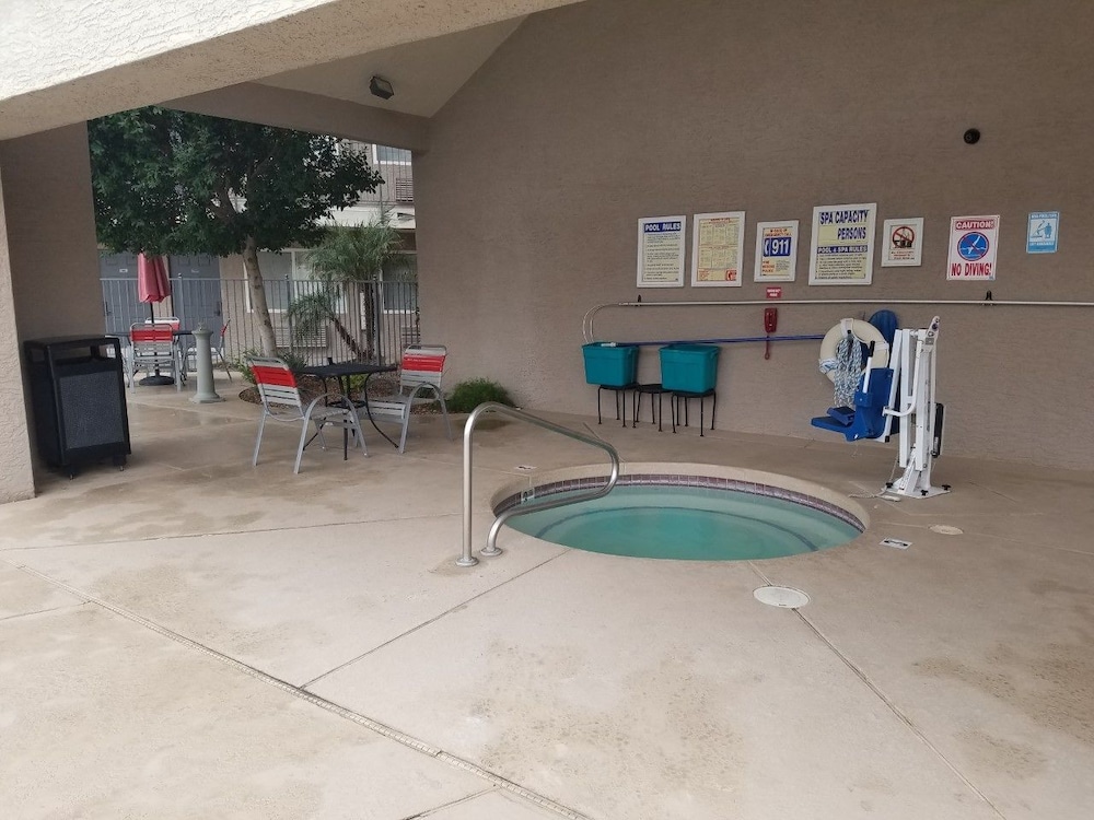 Infinity Inn & Suites 5/30