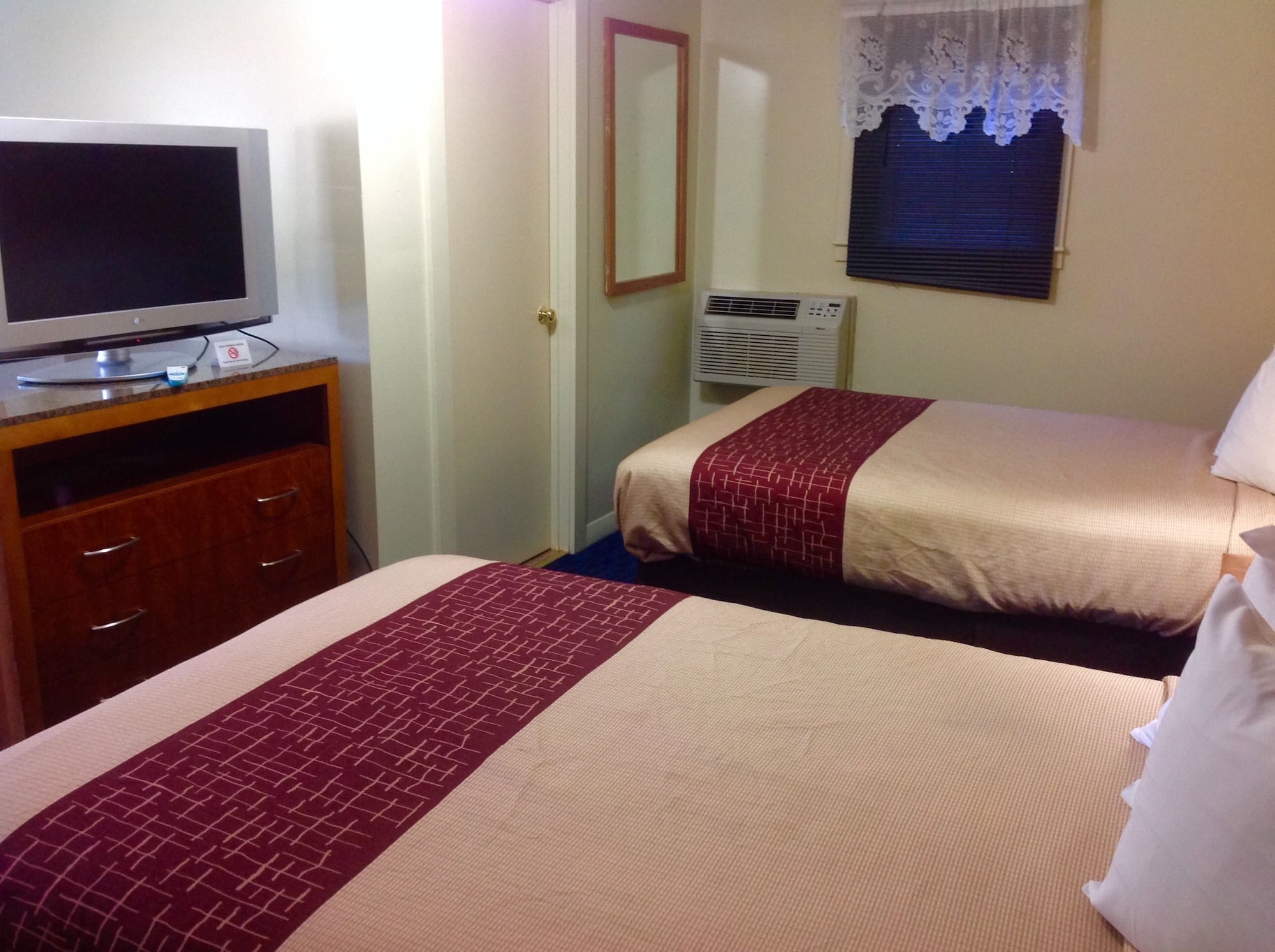 كوخ بسريرين كوين