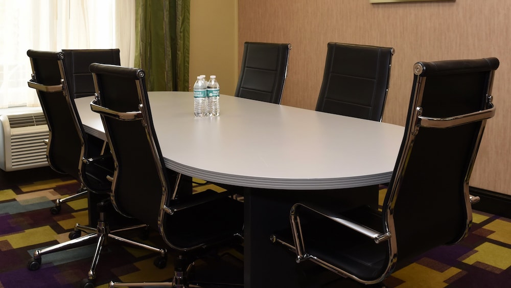Holiday Inn Express Hotel And Suites Baton Rouge North 46/54