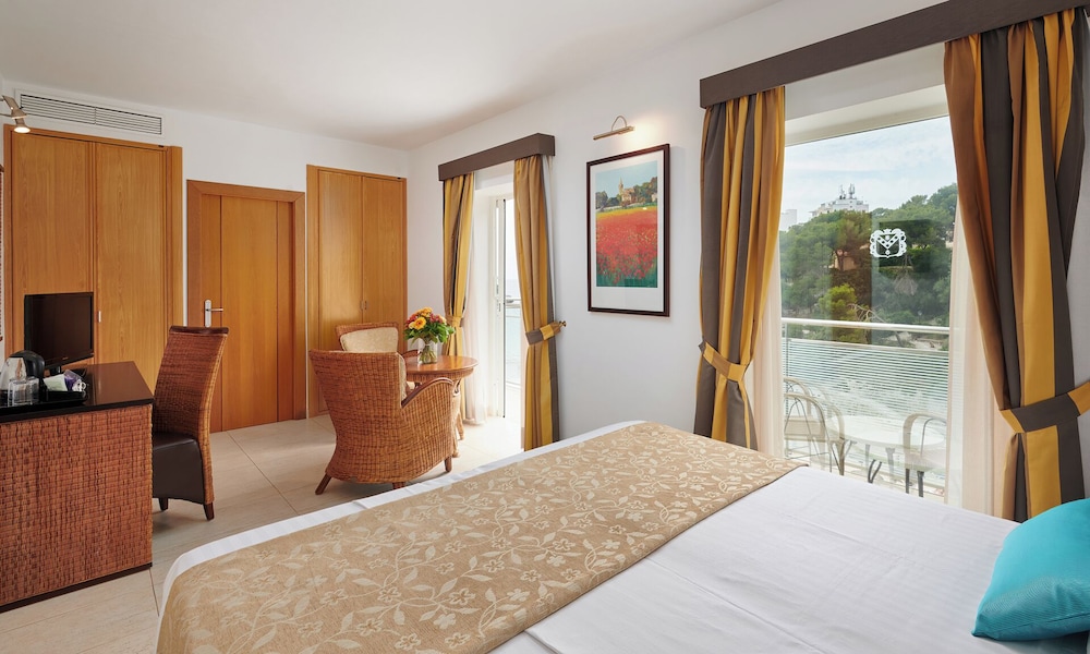 Hotel Apartamentos Cala Santanyi 22/70