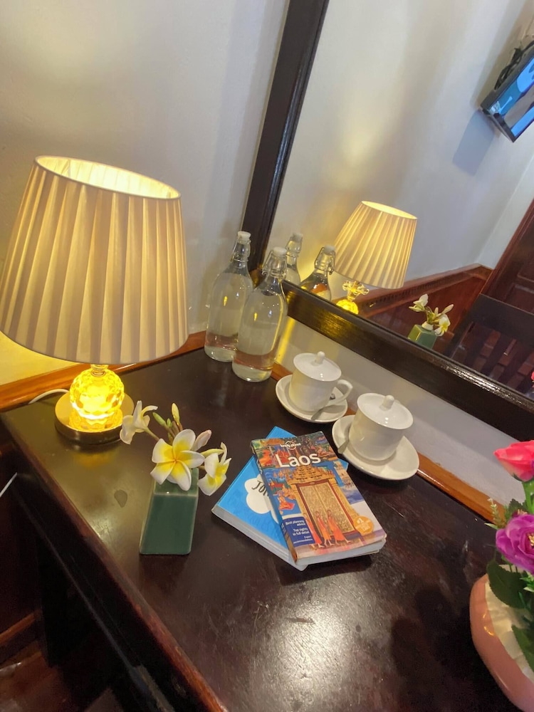 Golden Lotus Place 60/68