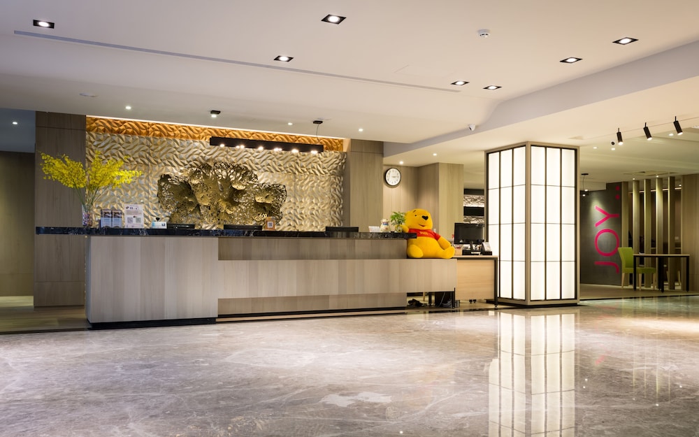 CHECK inn Taichung Wenxin Zhongqing 9/64