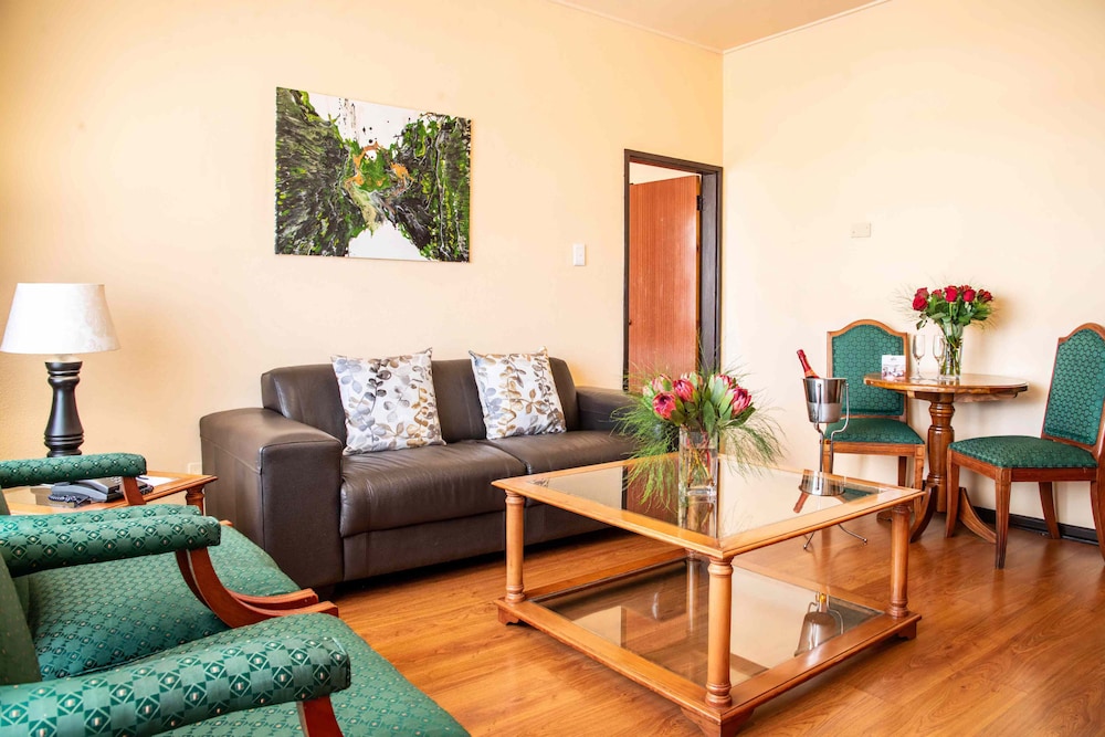 Bon Hotel Bloemfontein Central 35/60