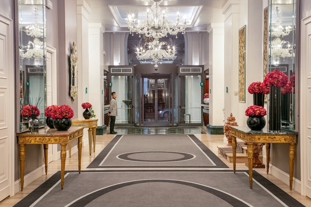 Savoy Hotel Rome 1/34