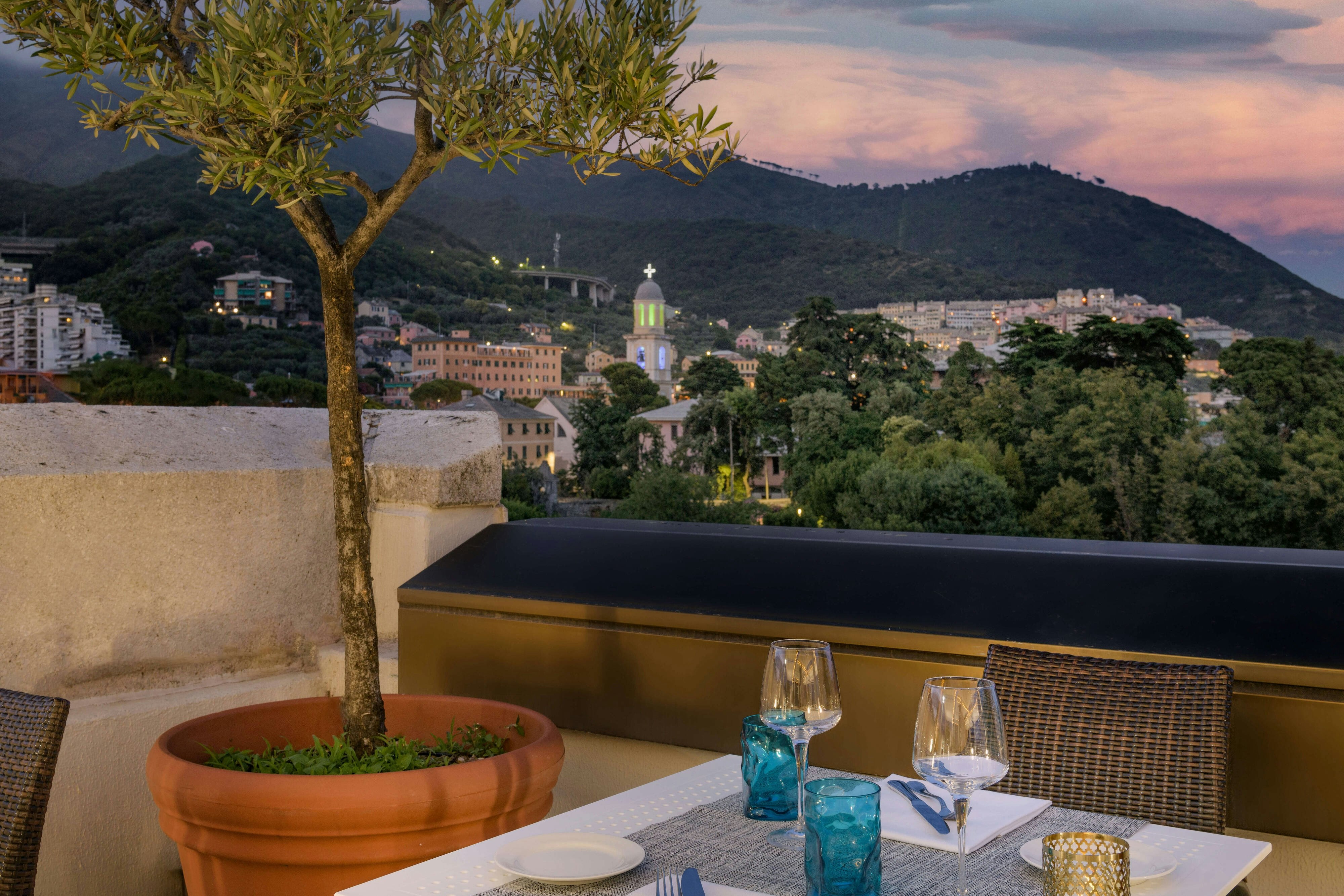 Ac Hotel Genova By Marriott 50/50