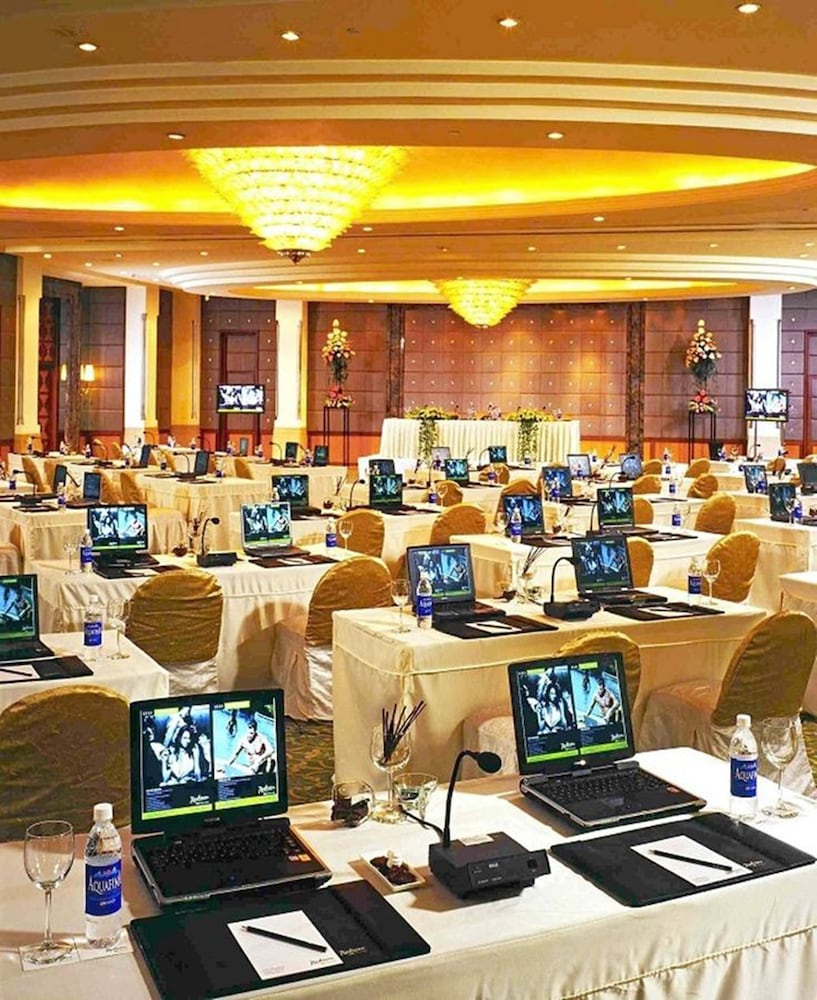 Radisson Blu Mbd Hotel Noida 41/50